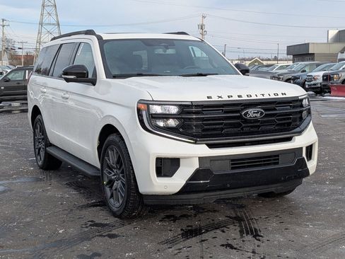 New 2026 Ford Expedition Platinum image 1