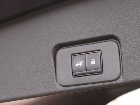 Certified 2025 Nissan Rogue SL w/ Tech Package AWD/4WD image 8