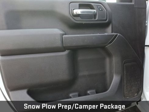 Used 2024 Chevrolet Silverado 2500 Custom w/ Custom Value Package image 15