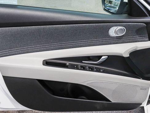 New 2026 Hyundai Elantra Limited FWD image 27
