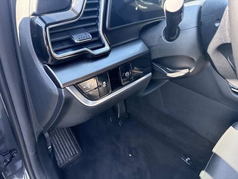 Used 2023 Kia Sportage EX image 21