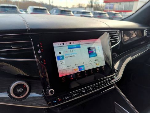 Used 2022 Jeep Wagoneer Series II w/ Flexible Seating Group image 25