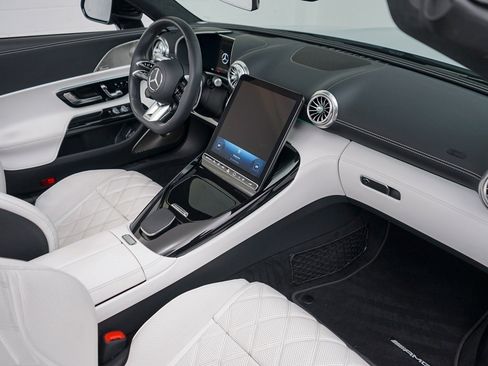 Used 2024 Mercedes-Benz SL 55 AMG 4MATIC image 26