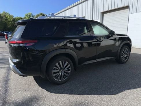 Used 2024 Nissan Pathfinder SL w/ SL Premium Package image 5