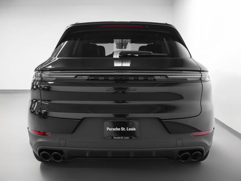 New 2026 Porsche Cayenne S image 11
