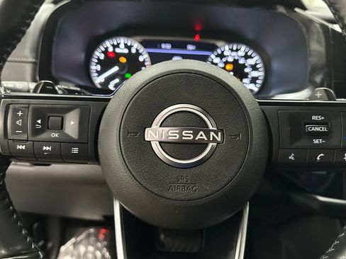 Used 2024 Nissan Pathfinder SL AWD/4WD image 14