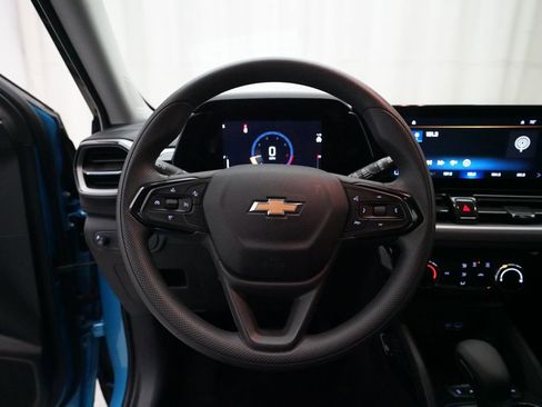 Used 2025 Chevrolet TrailBlazer LT AWD/4WD image 4