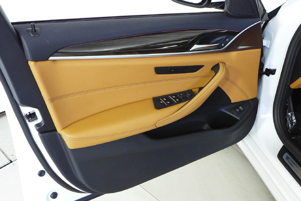 Certified 2023 BMW 530i w/ Convenience Package RWD image 11