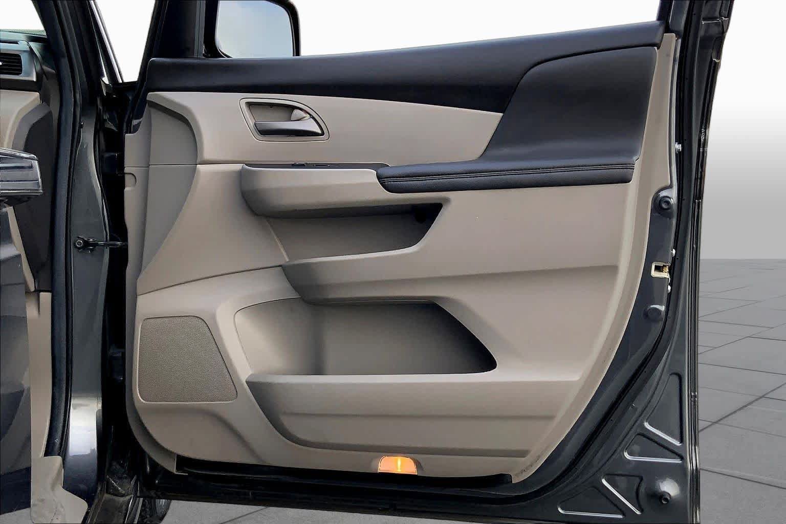Used 2013 Honda Odyssey EX-L image 22