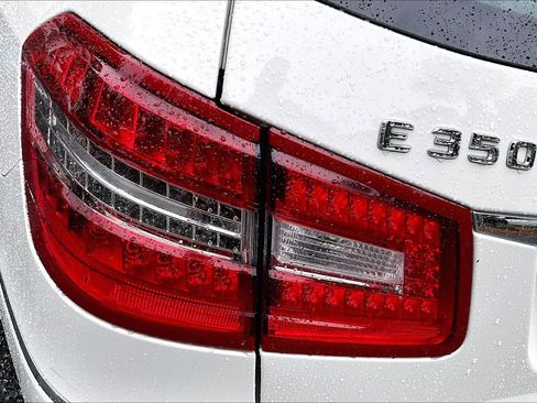 Used 2011 Mercedes-Benz E 350 4MATIC Wagon image 28