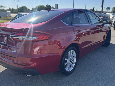 Used 2020 Ford Fusion SE FWD image 8