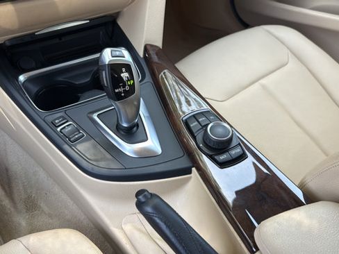 Used 2015 BMW 320i Sedan RWD image 16