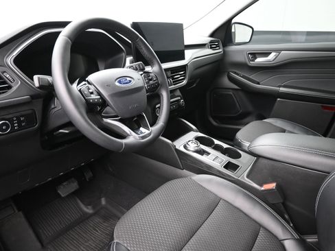 Used 2023 Ford Escape SE image 10