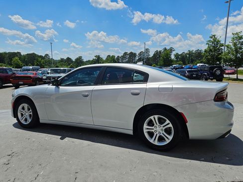 Used 2023 Dodge Charger SXT RWD image 5