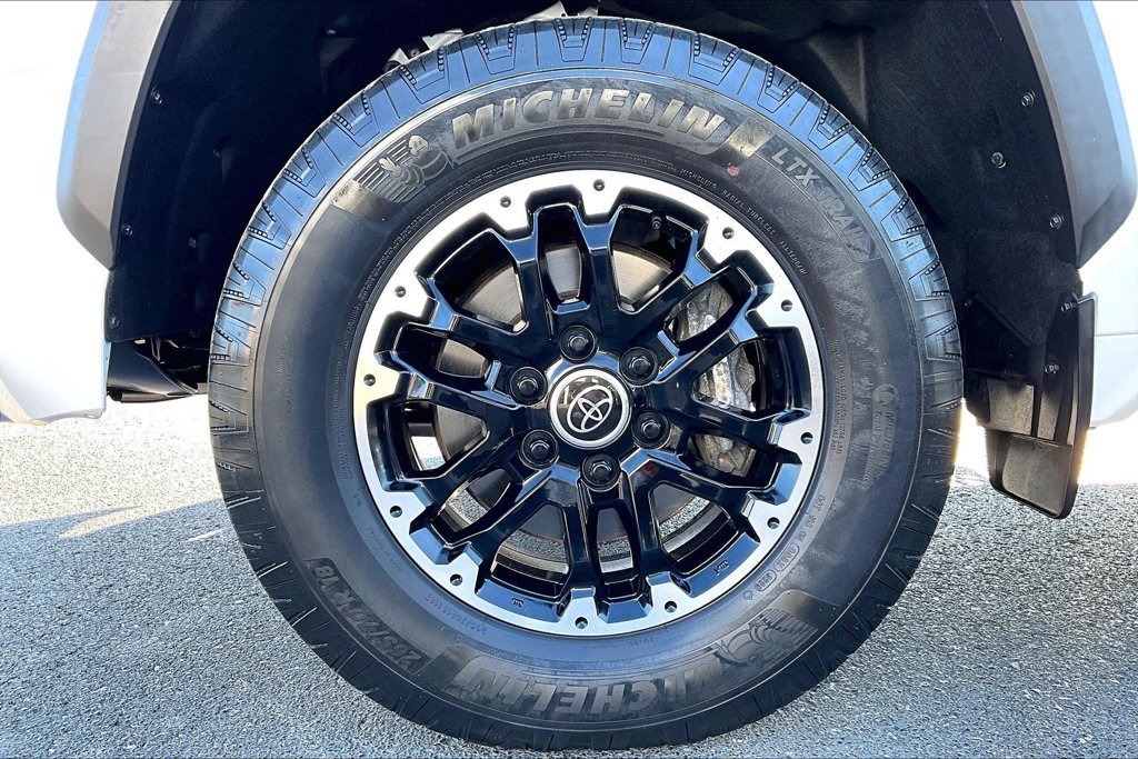 Used 2024 Toyota Tundra SR5 w/ TRD Off-Road Package AWD/4WD image 33