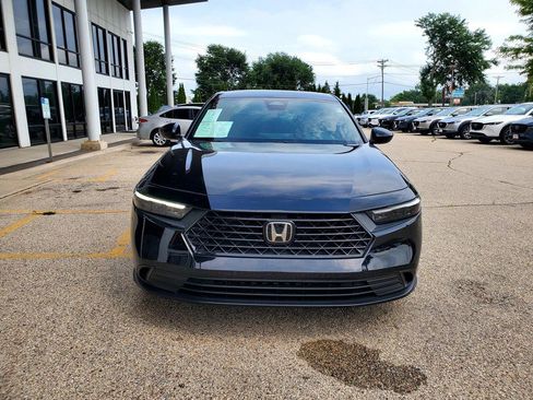 Used 2025 Honda Accord Sport image 2
