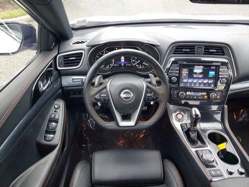 Used 2023 Nissan Maxima SR w/ Sport Mat Group image 11