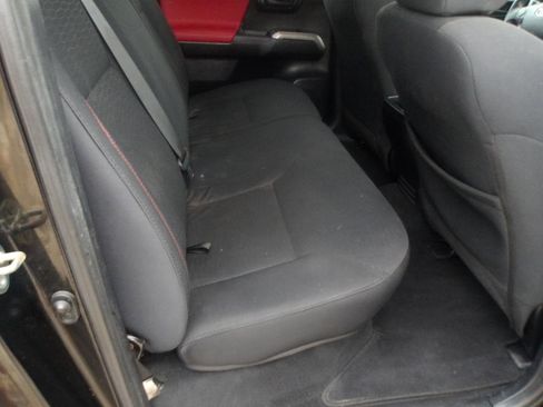 Used 2017 Toyota Tacoma SR5 w/ Tow Package image 8