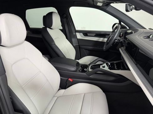 New 2026 Porsche Cayenne S AWD/4WD image 16