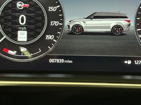 Used 2022 Land Rover Range Rover Sport SVR image 21