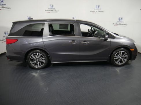 New 2026 Honda Odyssey Touring image 4