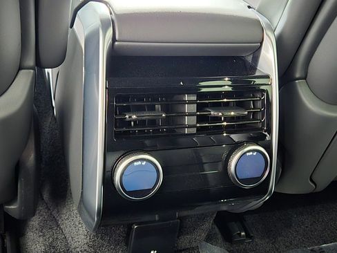 New 2026 Land Rover Range Rover SE AWD/4WD image 14