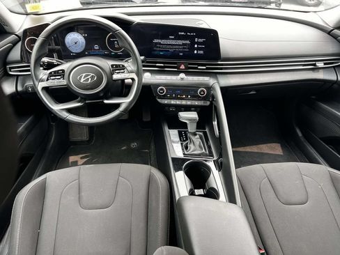Used 2023 Hyundai Elantra SEL w/ Convenience Package FWD image 12