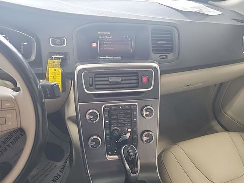 Used 2016 Volvo S60 T5 Premier FWD image 9