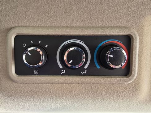 Used 2016 Chevrolet Express 2500 LS image 33