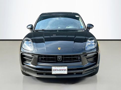 Certified 2026 Porsche Macan AWD/4WD image 6