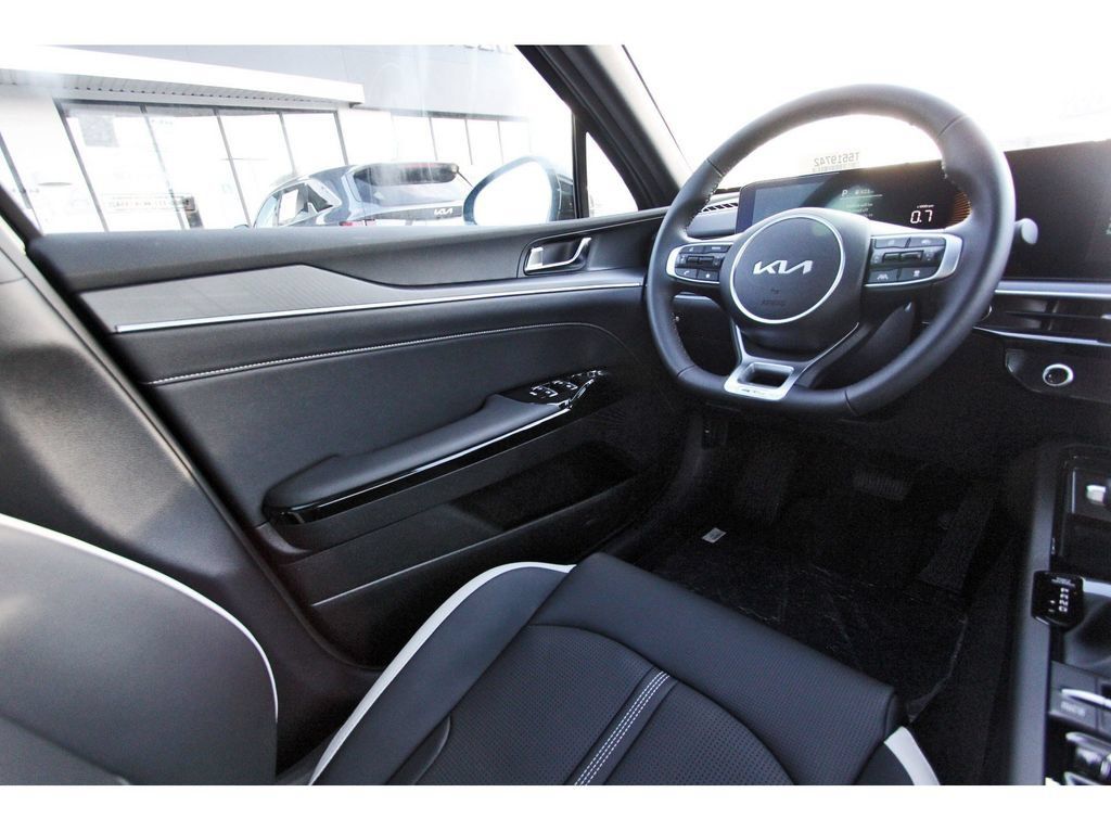 New 2026 Kia K5 GT-Line FWD image 9