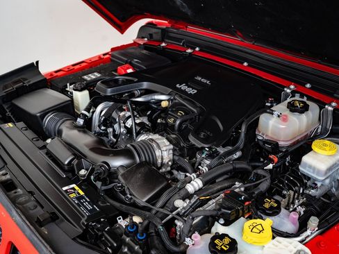 Used 2020 Jeep Wrangler Unlimited Sahara image 36