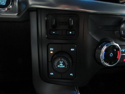 New 2025 Ford F150 Lariat w/ Equipment Group 501A Mid image 32