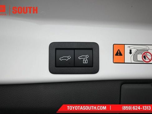 New 2026 Toyota RAV4 SE w/ Convenience Package AWD/4WD image 29