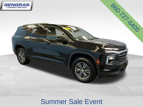 Used 2024 Chevrolet Traverse LT w/ Trailering Package AWD/4WD image 8