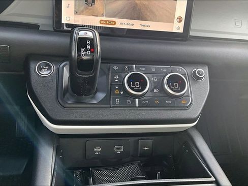 Used 2024 Land Rover Defender 110 S AWD/4WD image 43