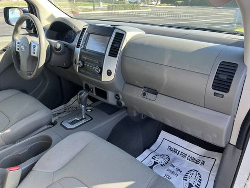 Used 2020 Nissan Frontier S image 17