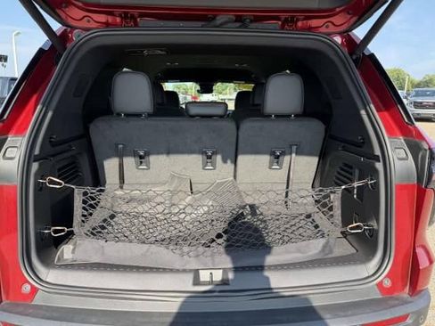 Used 2024 Chevrolet Traverse Z71 w/ Enhanced Driving Package AWD/4WD image 9