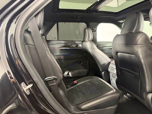 Used 2025 Ford Explorer ST AWD/4WD image 32
