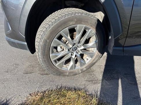 Used 2023 Toyota RAV4 XLE Premium image 28