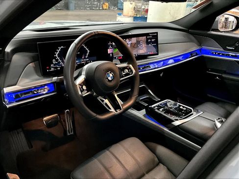 Certified 2025 BMW 760i xDrive image 15