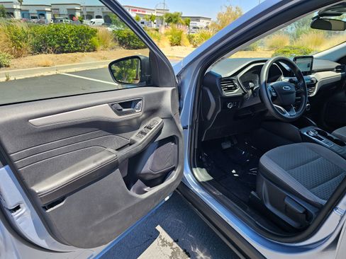 Used 2022 Ford Escape SE FWD image 15