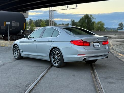 Used 2019 BMW 530i w/ Convenience Package RWD image 5