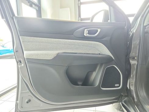 Used 2022 Jeep Compass Latitude w/ Sun and Sound Group image 20