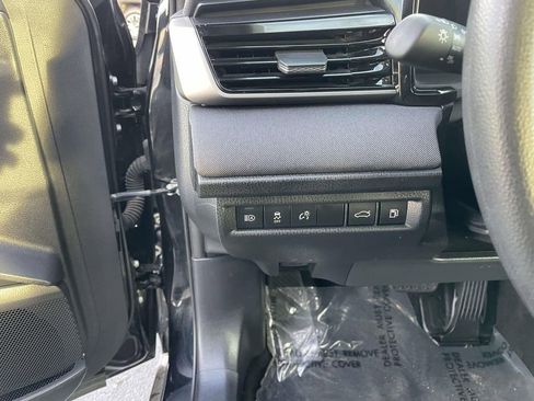 Used 2025 Toyota Camry LE image 31