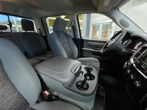 Used 2019 RAM 1500 Classic SLT AWD/4WD image 28