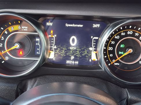 Used 2021 Jeep Gladiator Sport image 21