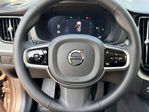 Used 2025 Volvo XC60 B5 Plus w/ Climate Package image 27
