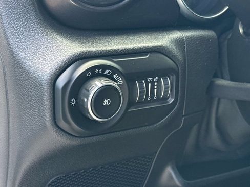 Used 2021 Jeep Wrangler Unlimited Sport AWD/4WD image 30