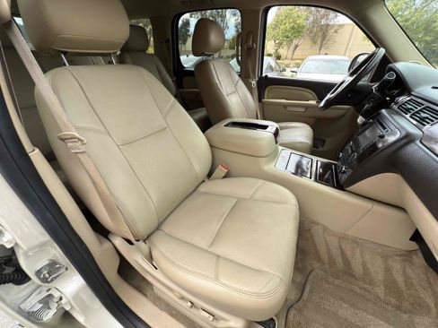 Used 2014 GMC Yukon Denali image 44